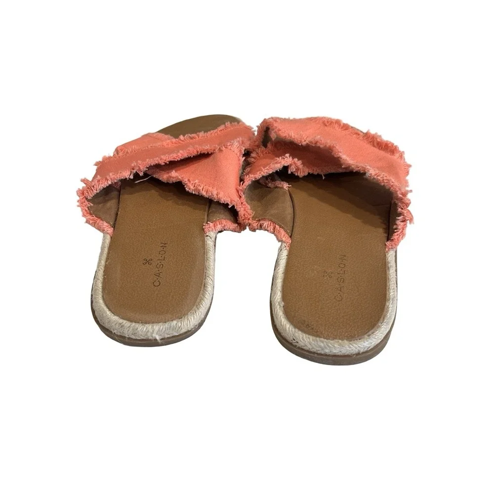 Caslon slides crisscross